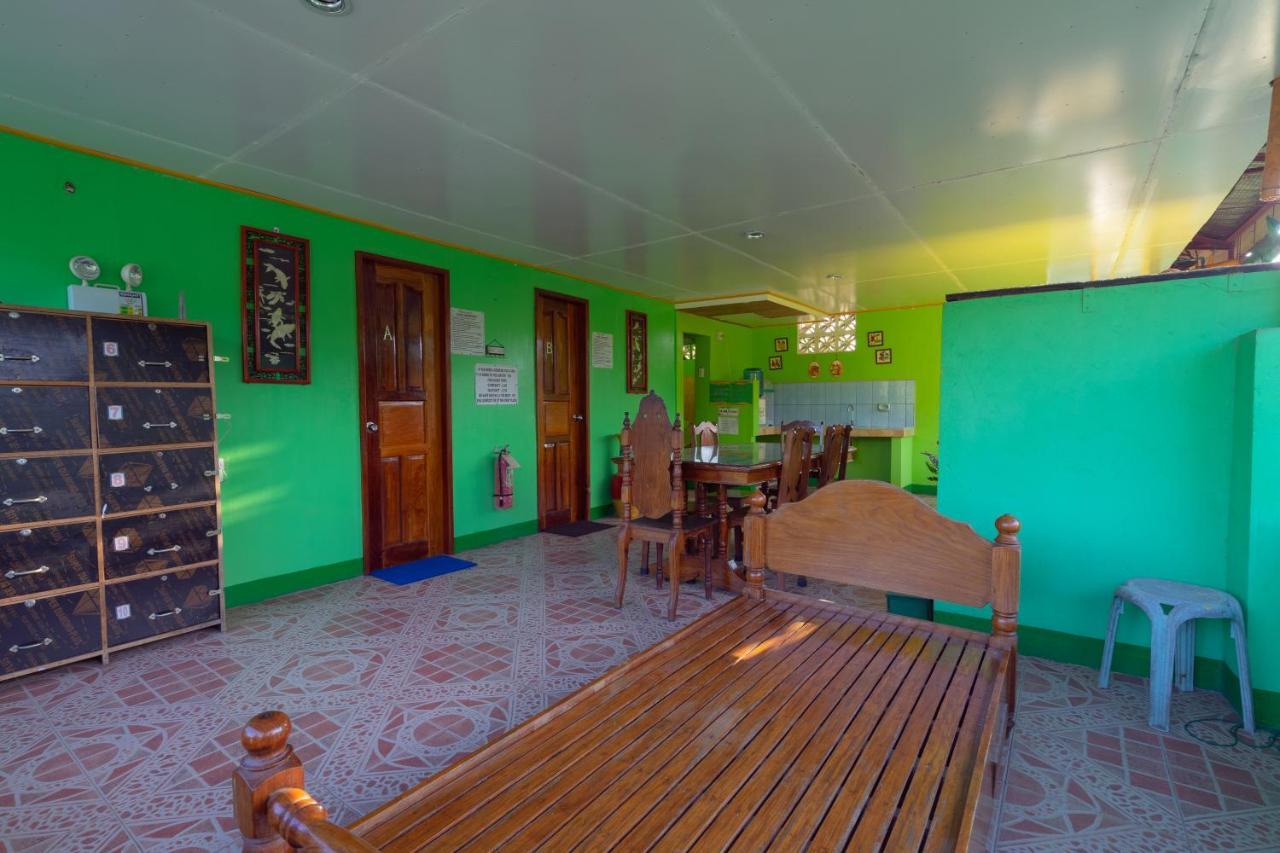 Joval Homestay Coron Bagian luar foto