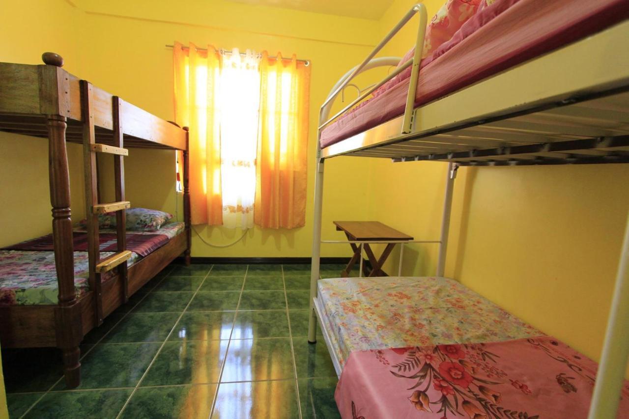 Joval Homestay Coron Bagian luar foto