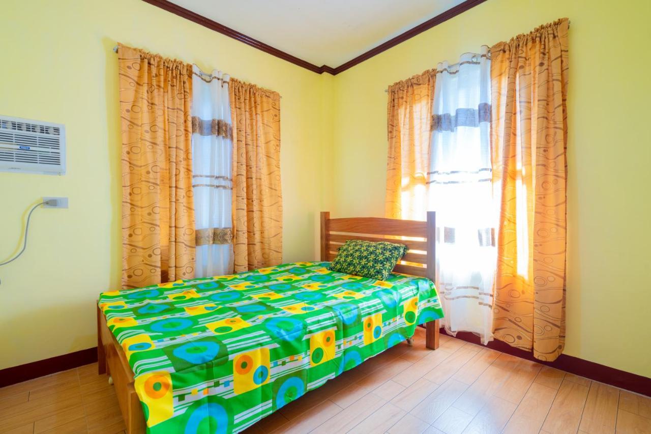 Joval Homestay Coron Bagian luar foto