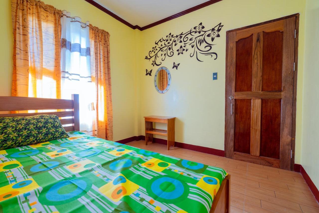 Joval Homestay Coron Bagian luar foto