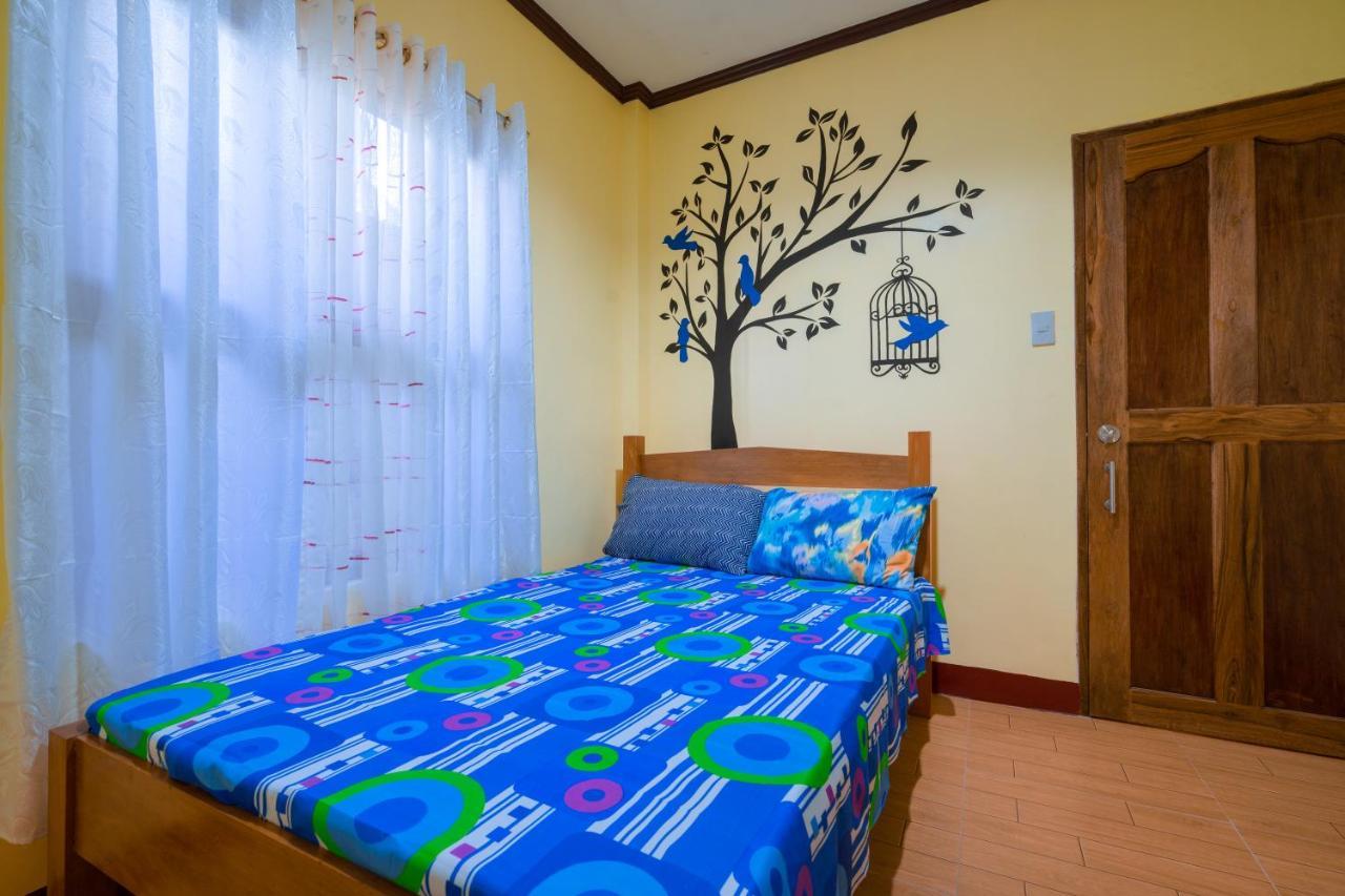 Joval Homestay Coron Bagian luar foto