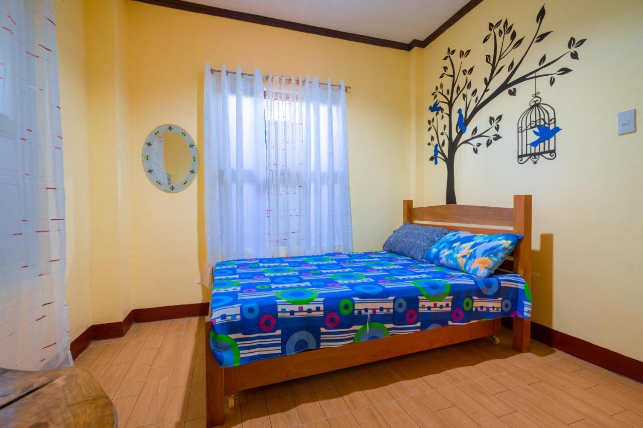 Joval Homestay Coron Bagian luar foto