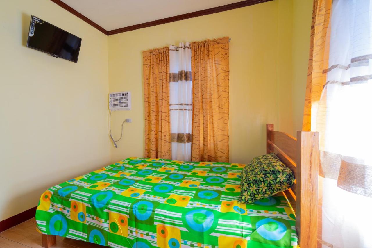 Joval Homestay Coron Bagian luar foto